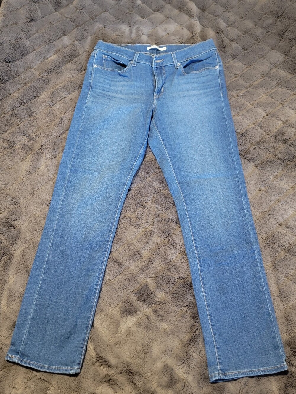 Levi Classic Straight Size 8